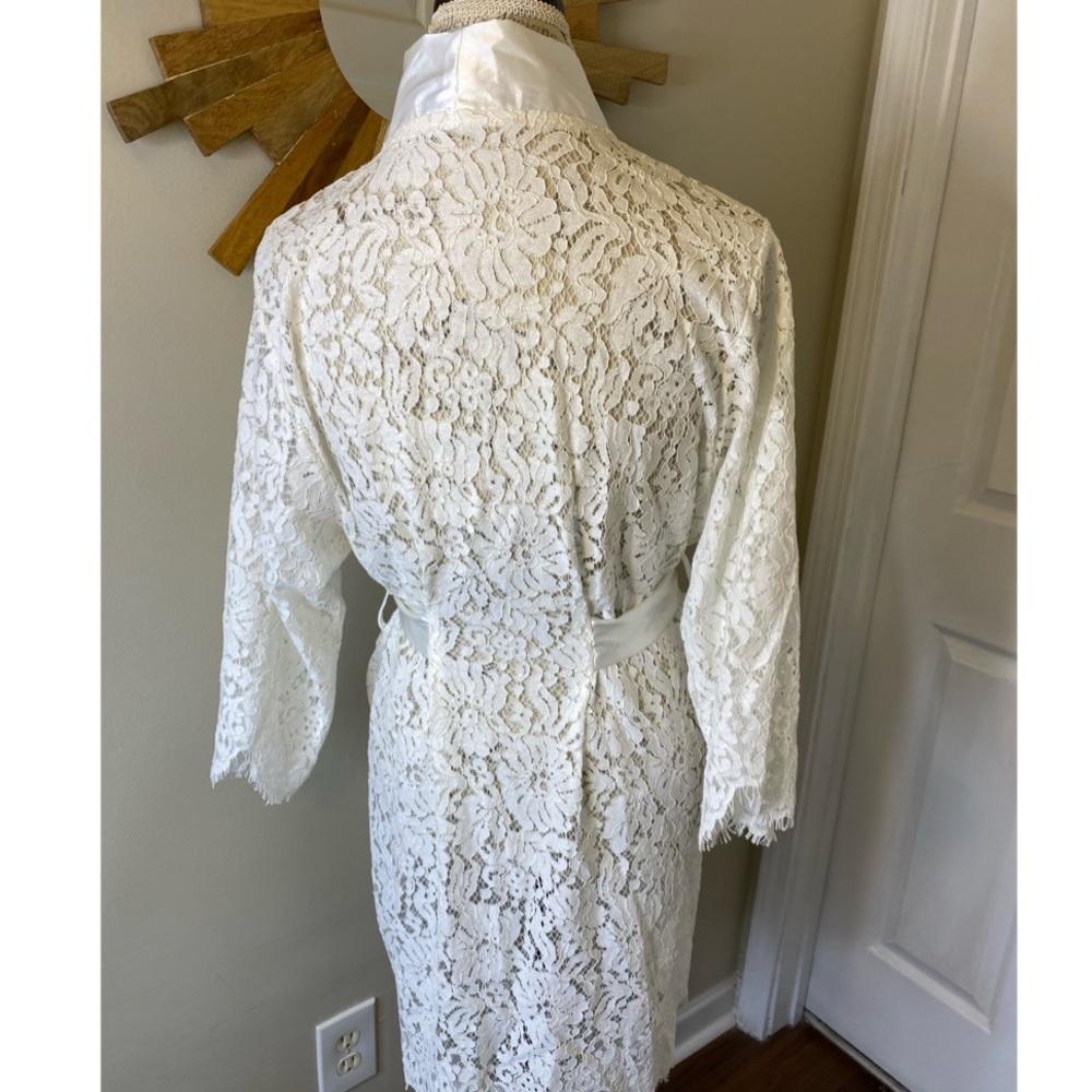 ✨NWOT✨ Bride Elegant Lace Wedding Bathrobe - Picture 3 of 10